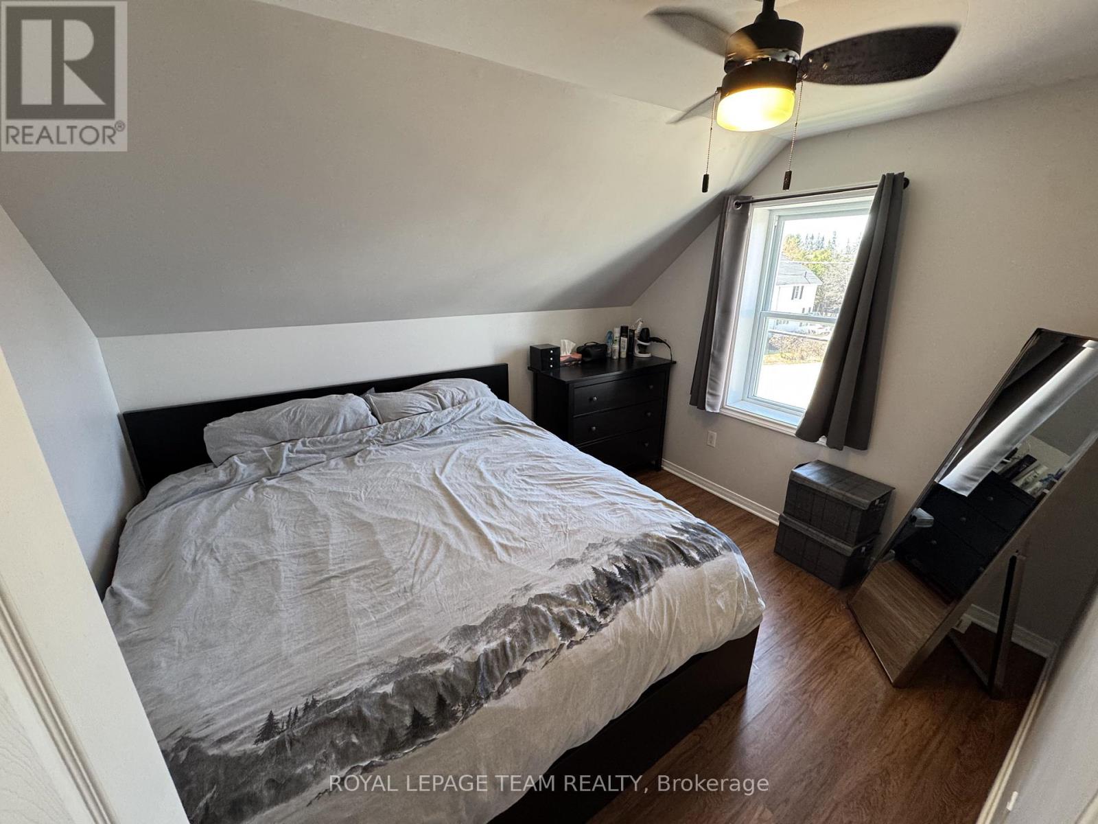 299 ELGIN STREET W - 21