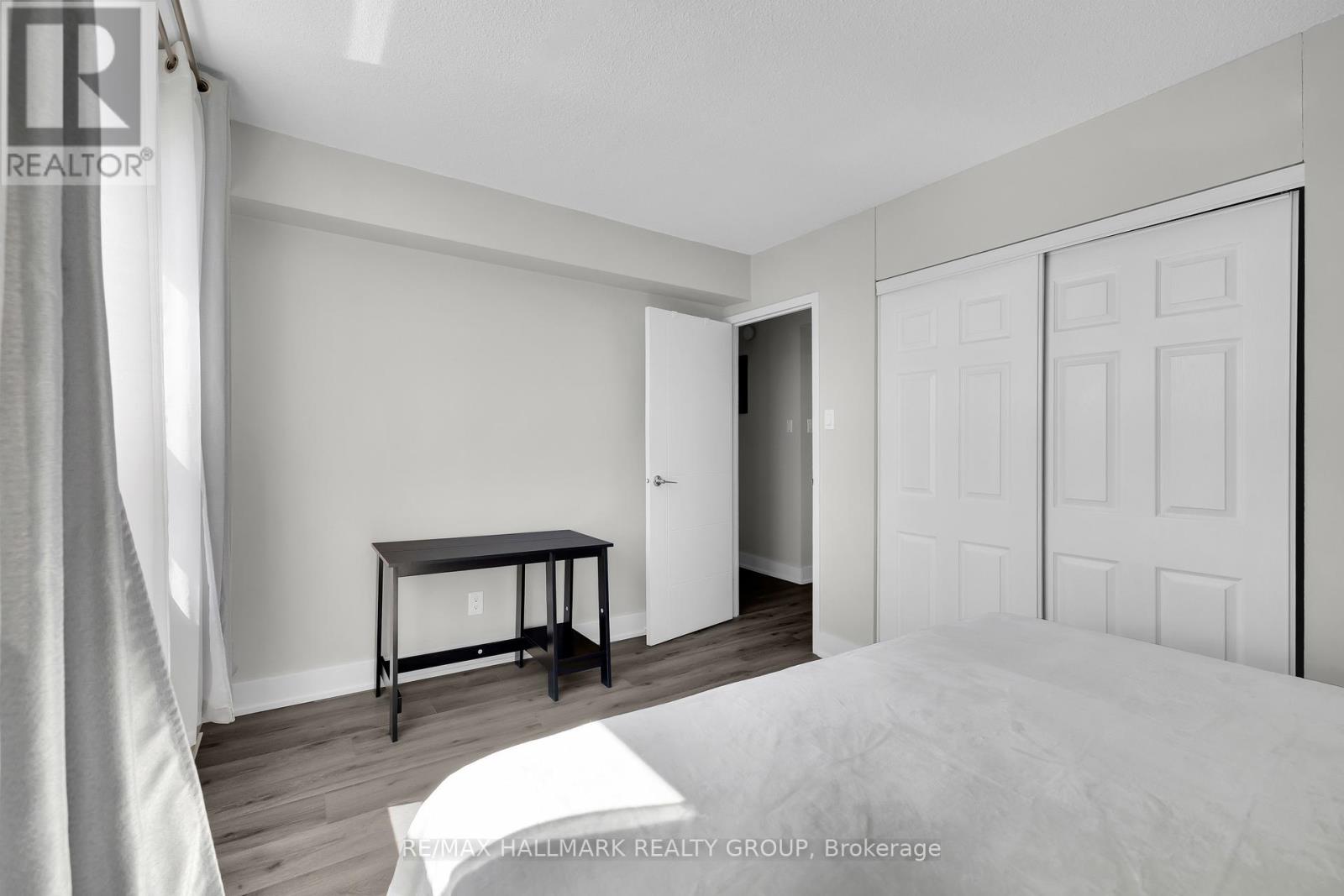 #407 900 DYNES ROAD - 26
