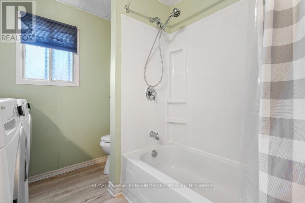 2 Bed, 1 Bath House for Sale in Ottawa – 1034 VISTA BARRETT PRIVATE, Ottawa – MLS# X13063264 - Image 32