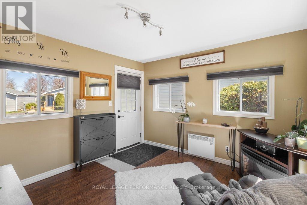 2 Bed, 1 Bath House for Sale in Ottawa – 1034 VISTA BARRETT PRIVATE, Ottawa – MLS# X13063264 - Image 8