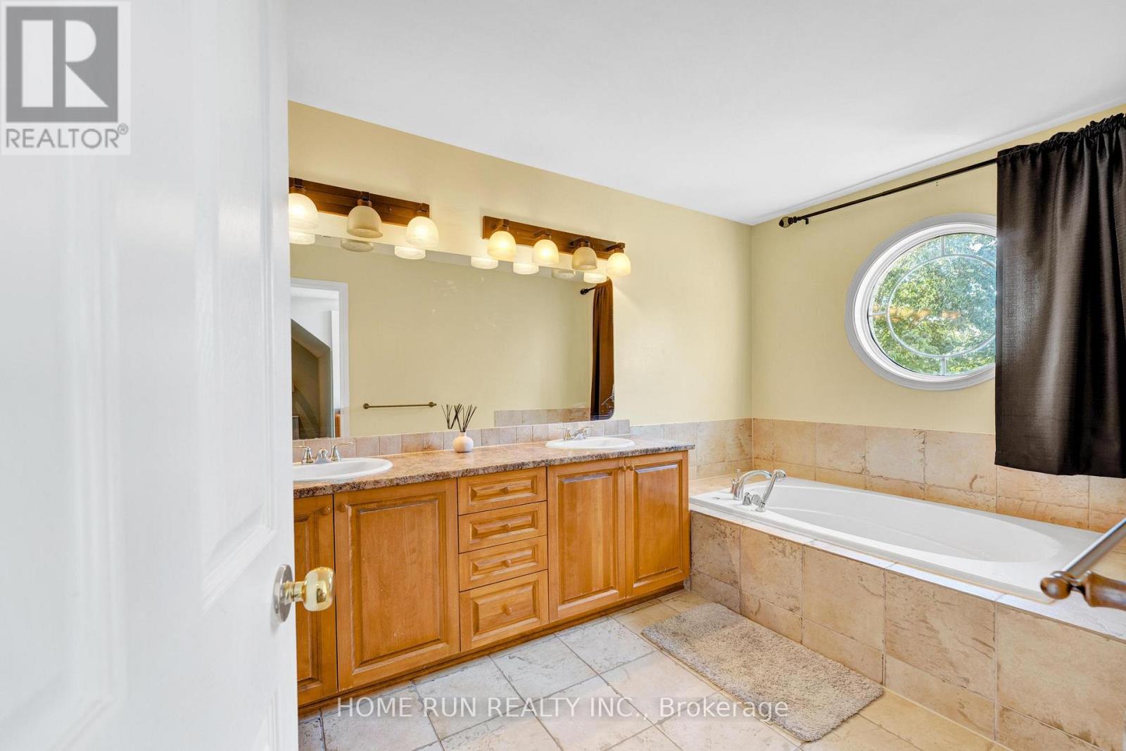 4 Bed, 3 Bath House for Rent in Ottawa – 1157 ELMLEA DRIVE, Ottawa – MLS# X13063328 - Image 23