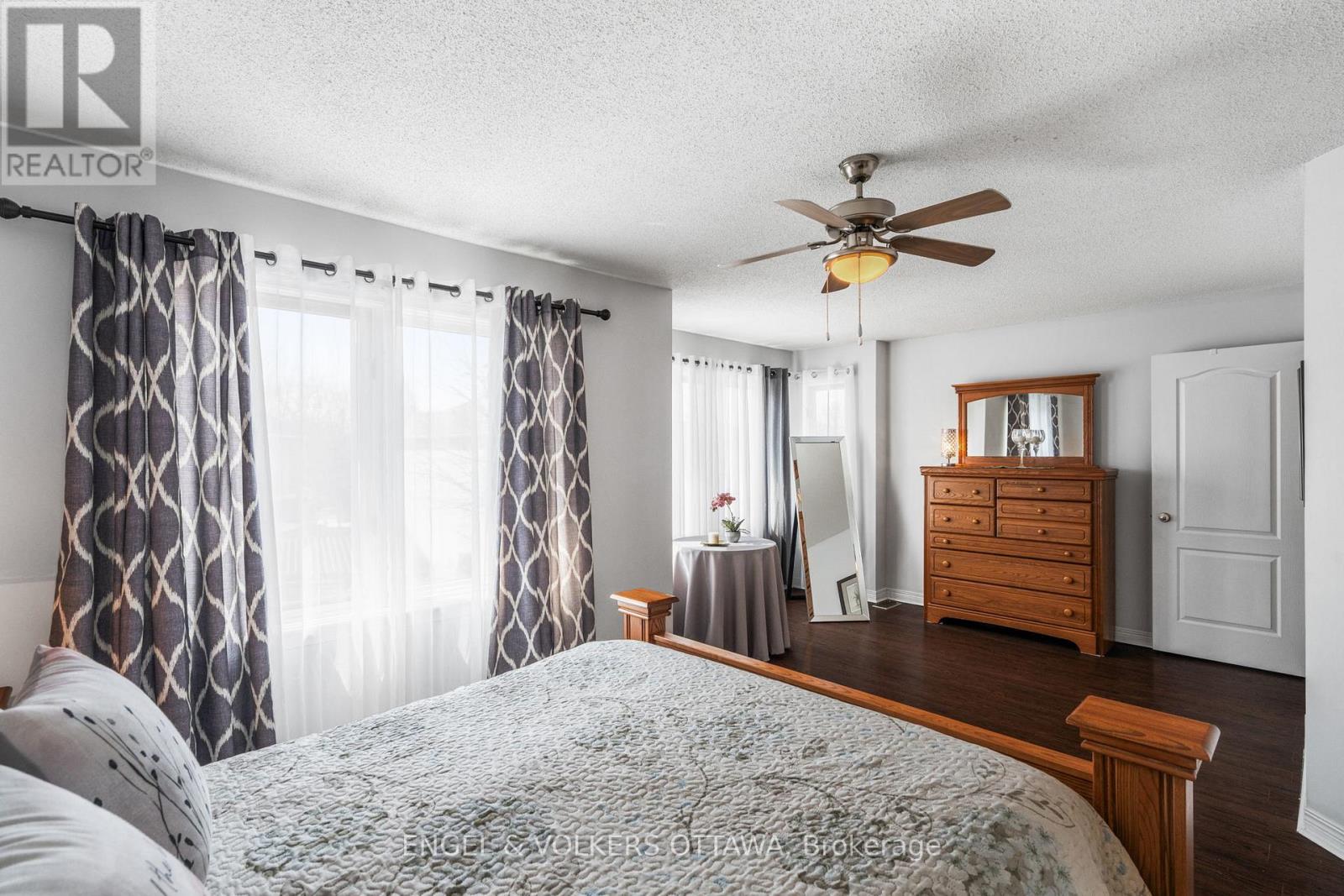 17 HUNTERSWOOD CRESCENT — photo 22