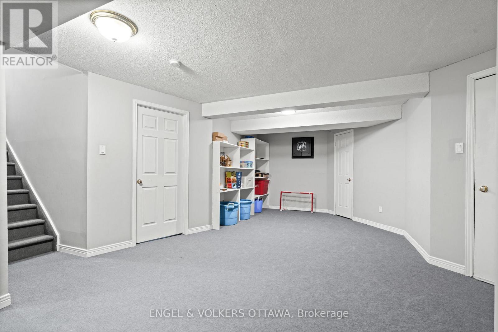 17 HUNTERSWOOD CRESCENT — photo 33