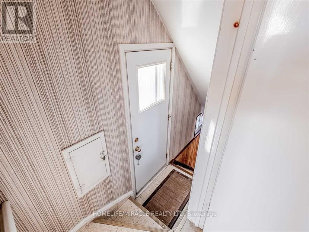 276 ELMHURST DRIVE - 22