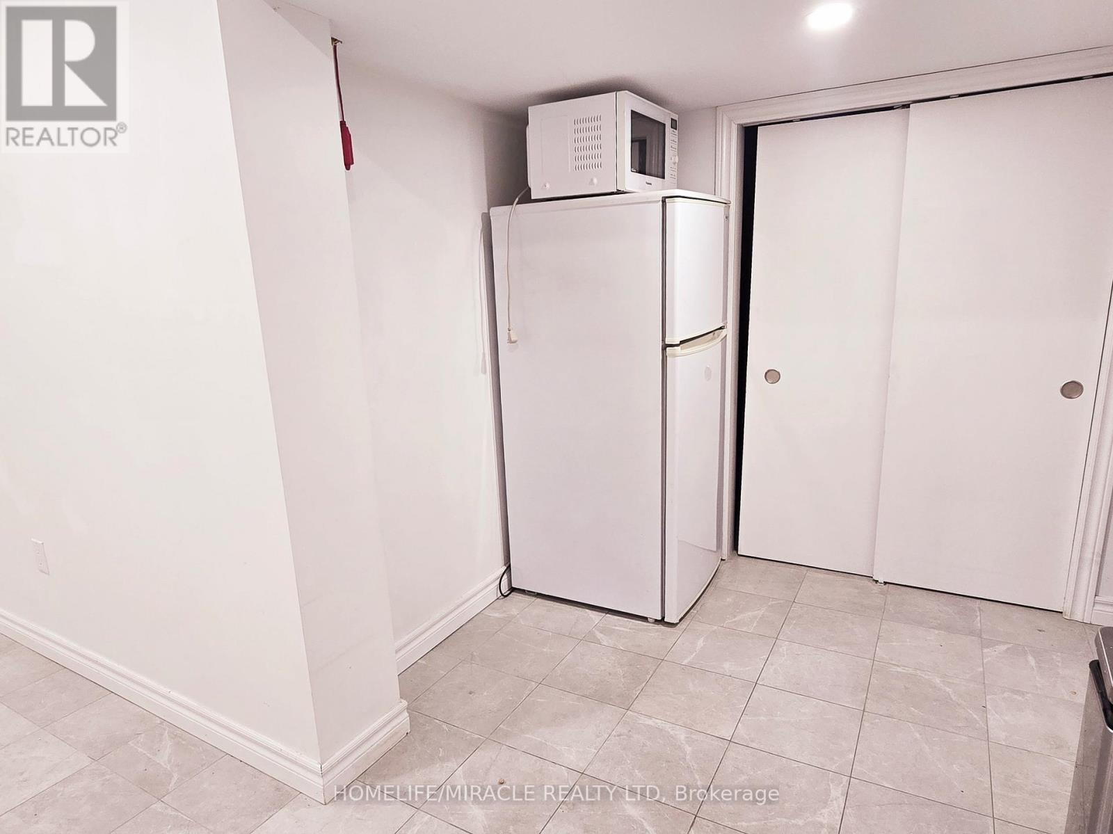 276 ELMHURST DRIVE - 31