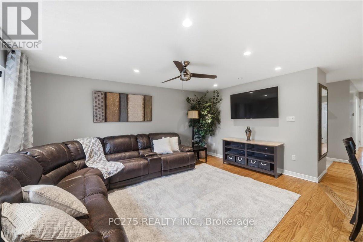 105 GIBSON CRESCENT Property Photo