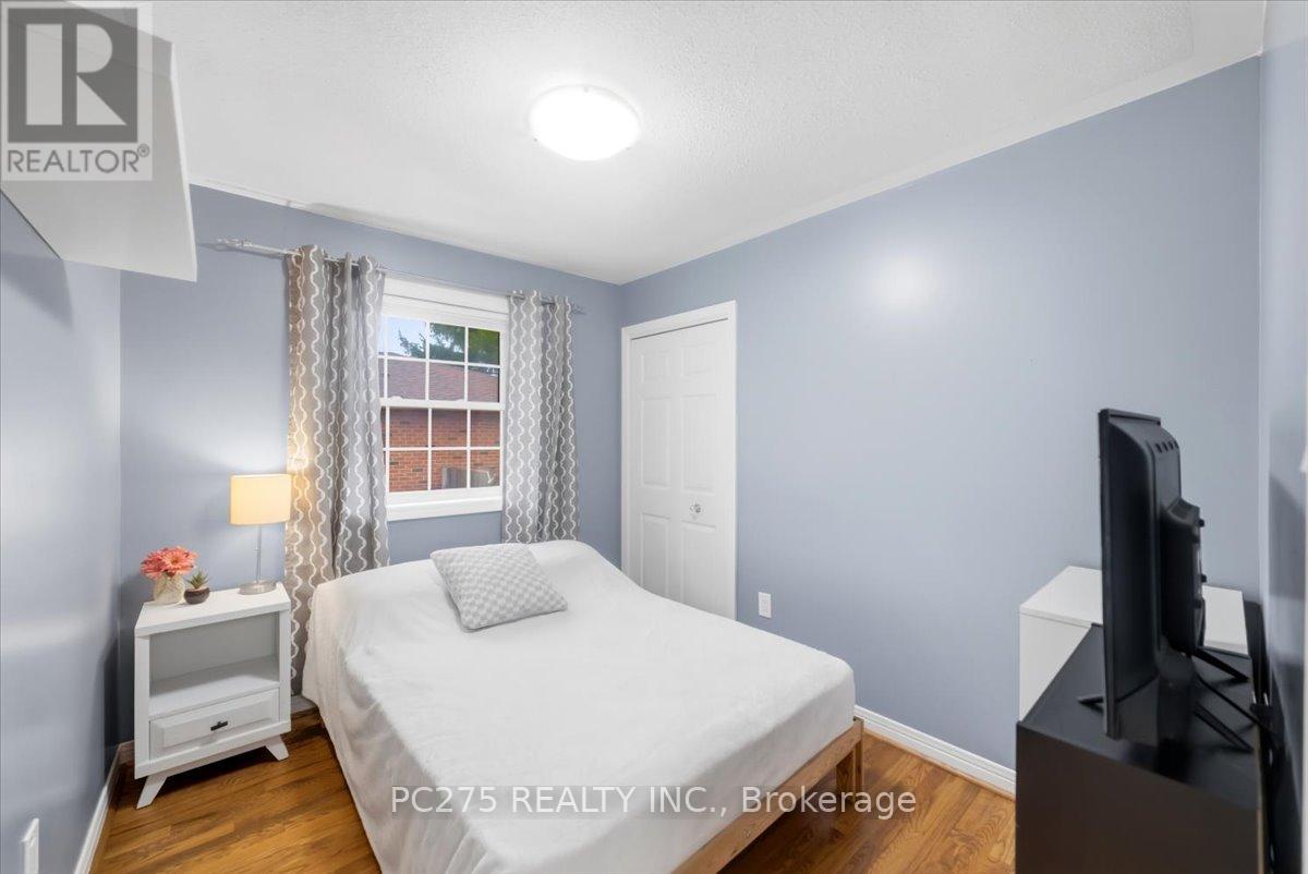 105 GIBSON CRESCENT Property Photo