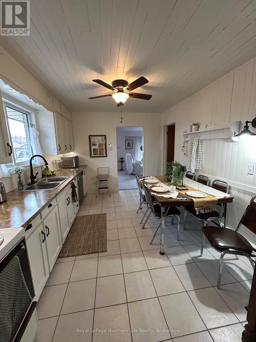 446 PRINCESS STREET W - 6