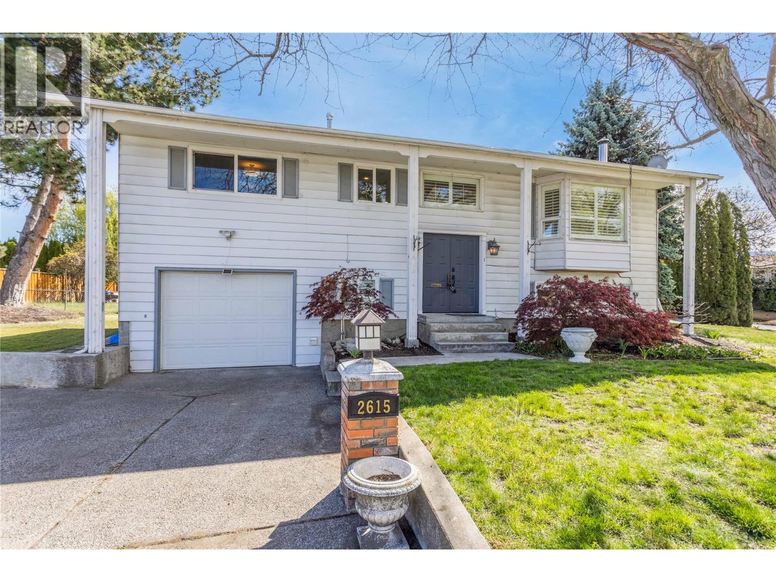  2615 GRENFELL Road, Kelowna