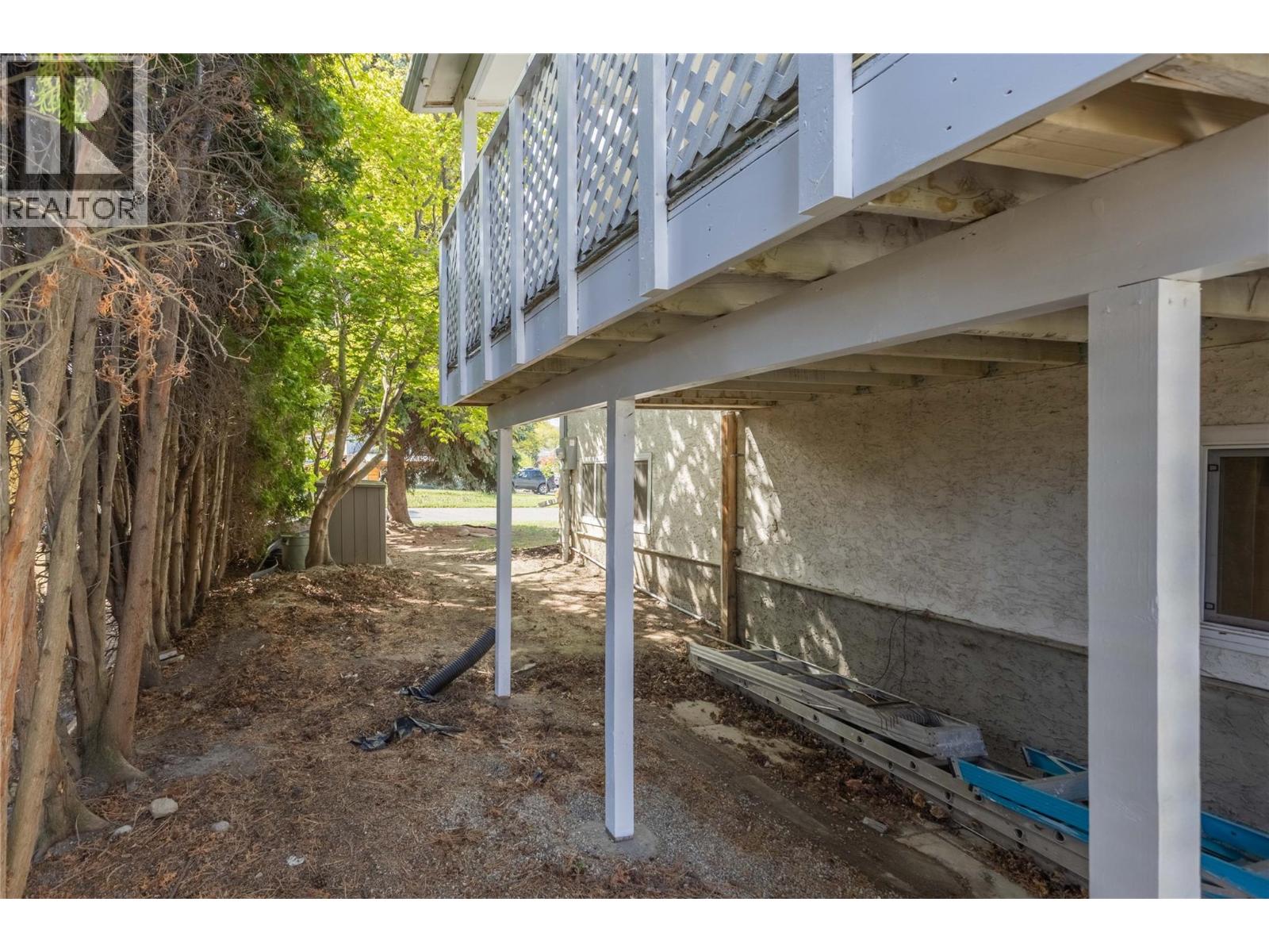  2615 GRENFELL Road, Kelowna