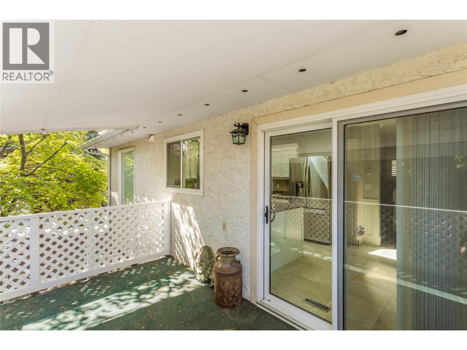  2615 GRENFELL Road, Kelowna