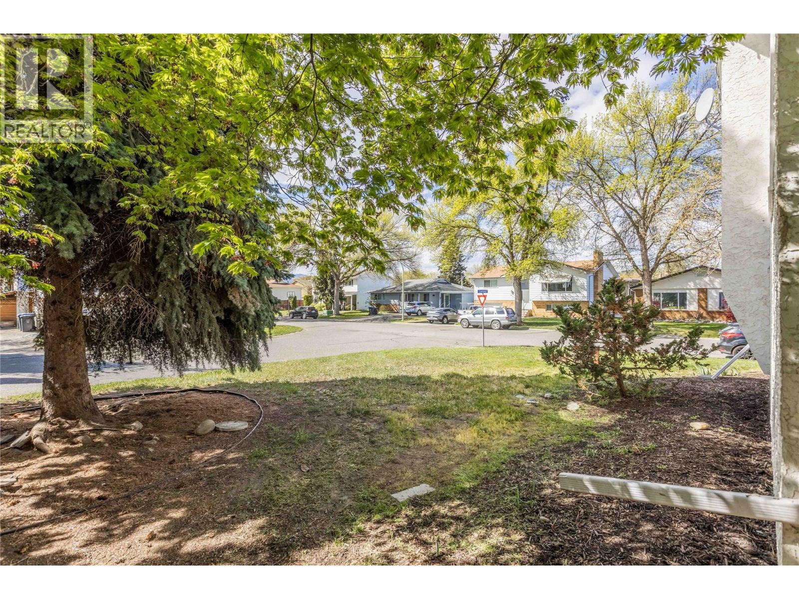  2615 GRENFELL Road, Kelowna