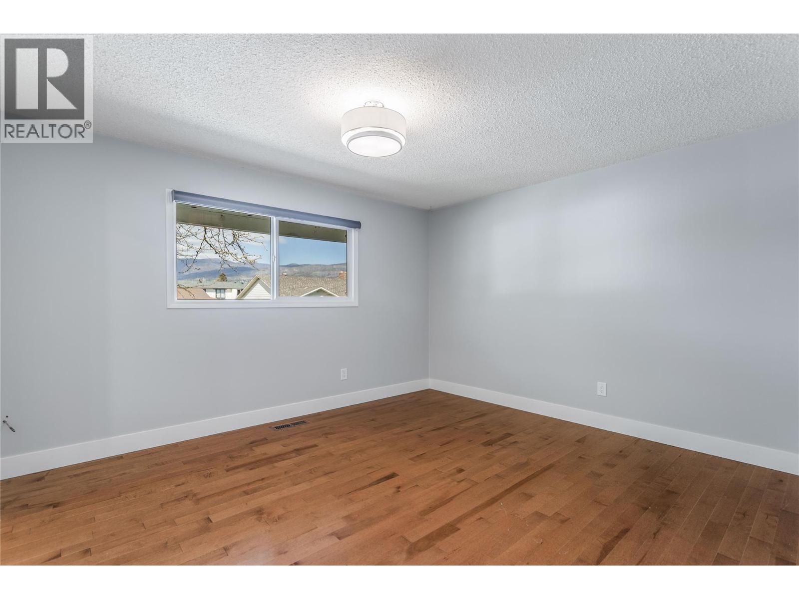  2615 GRENFELL Road, Kelowna