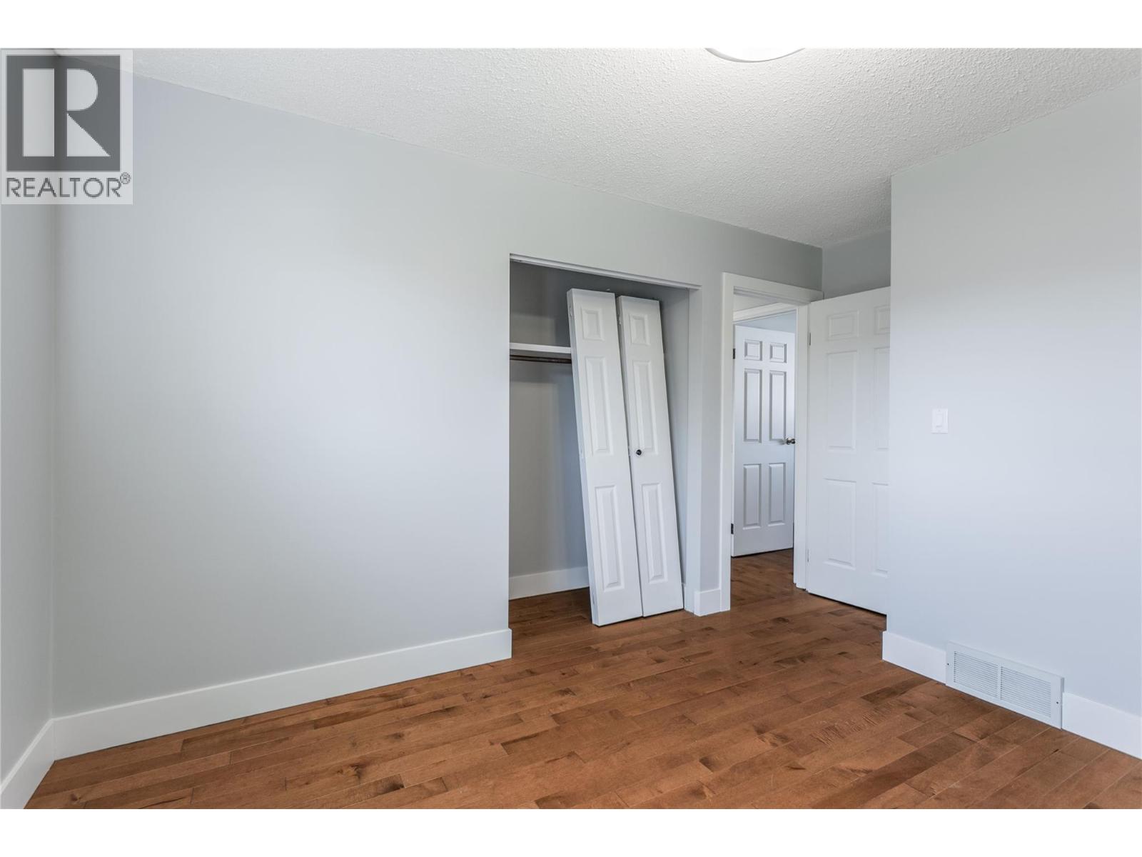  2615 GRENFELL Road, Kelowna