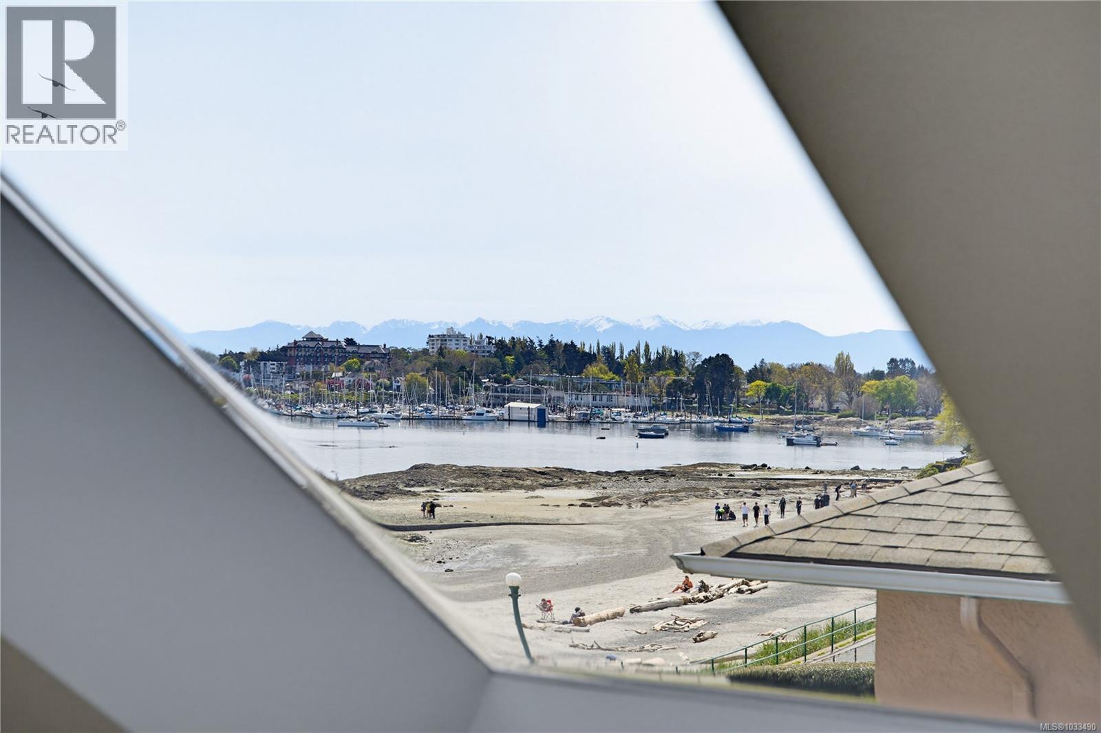2170 Esplanade - 33