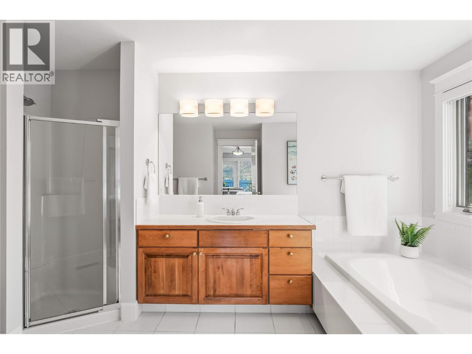  10563 Okanagan Centre Road West, Lake Country