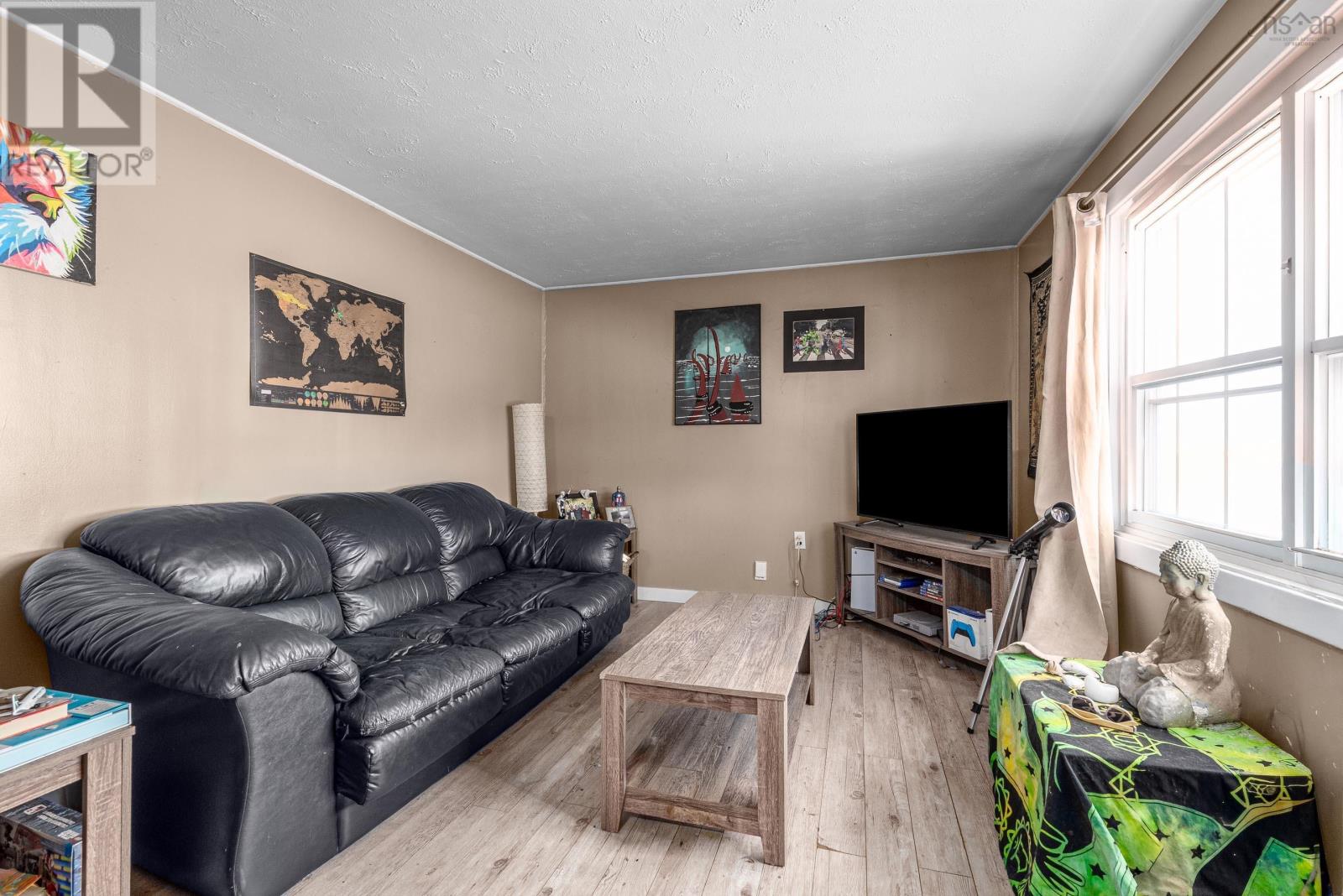 Property 3 of 19 of 116 Coronation Avenue