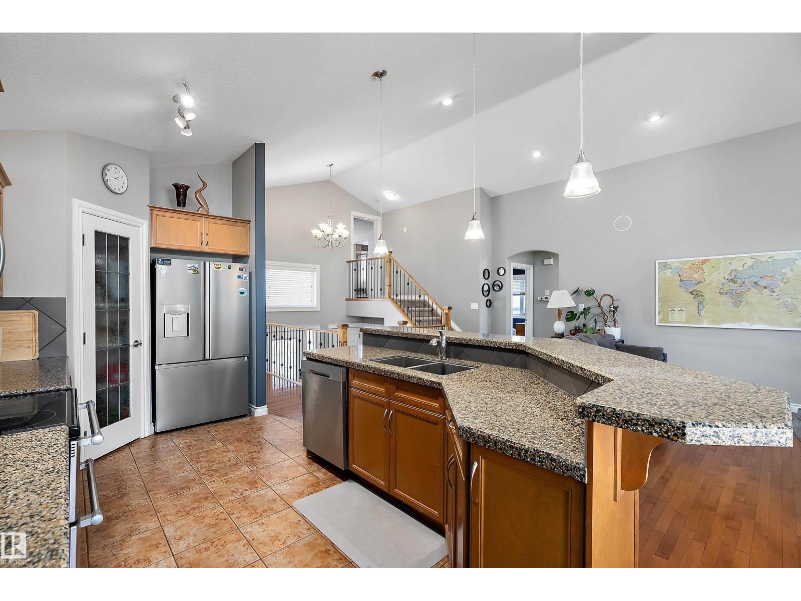 28 WOODS PL — photo 10