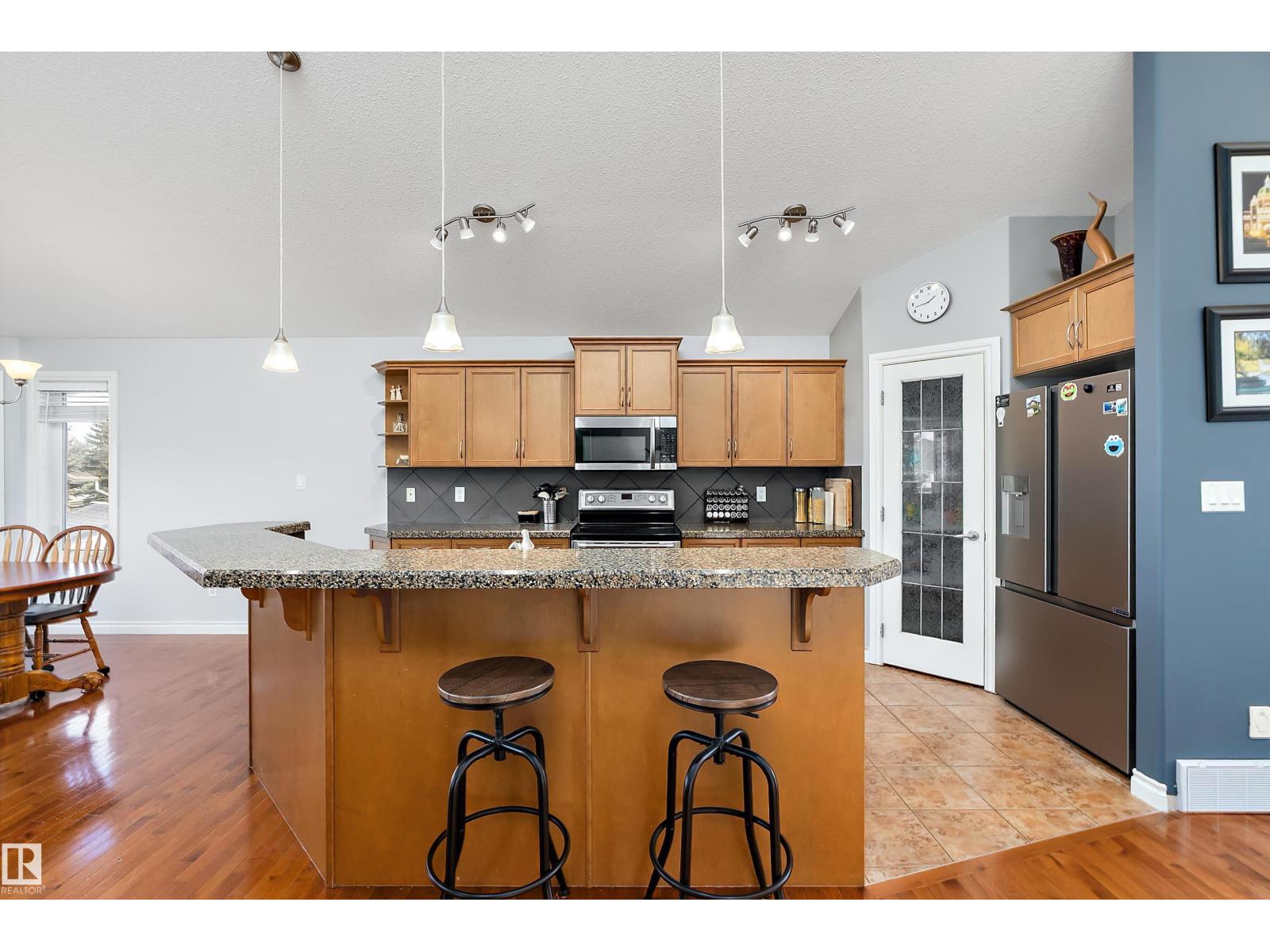28 WOODS PL — photo 13