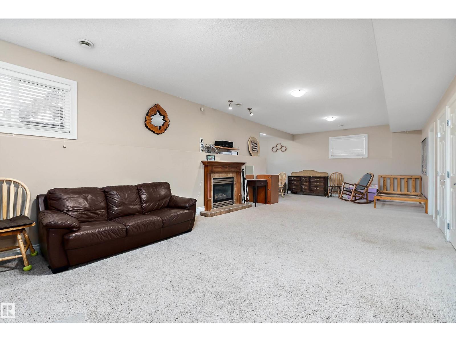 28 WOODS PL — photo 31