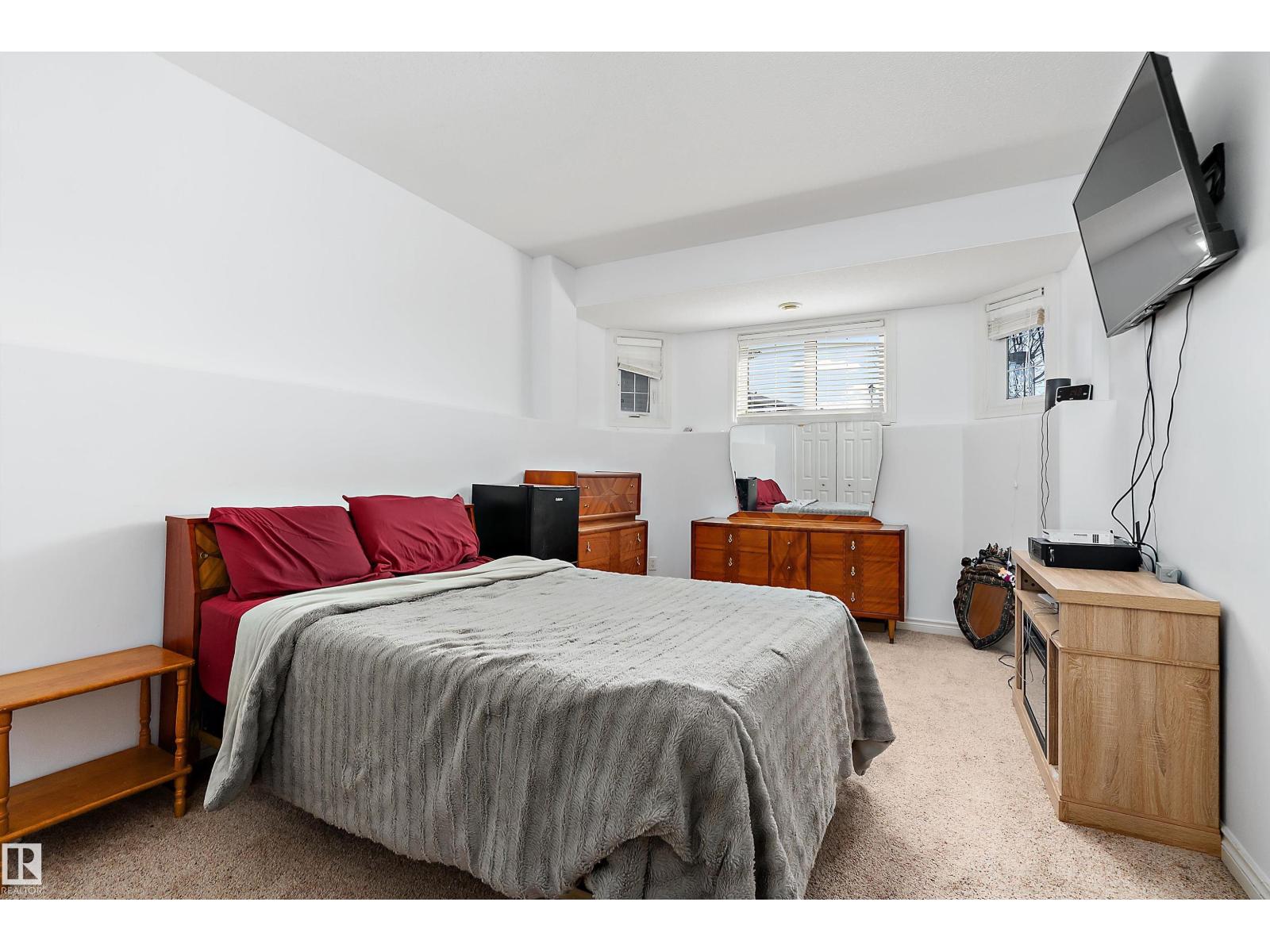 28 WOODS PL — photo 34