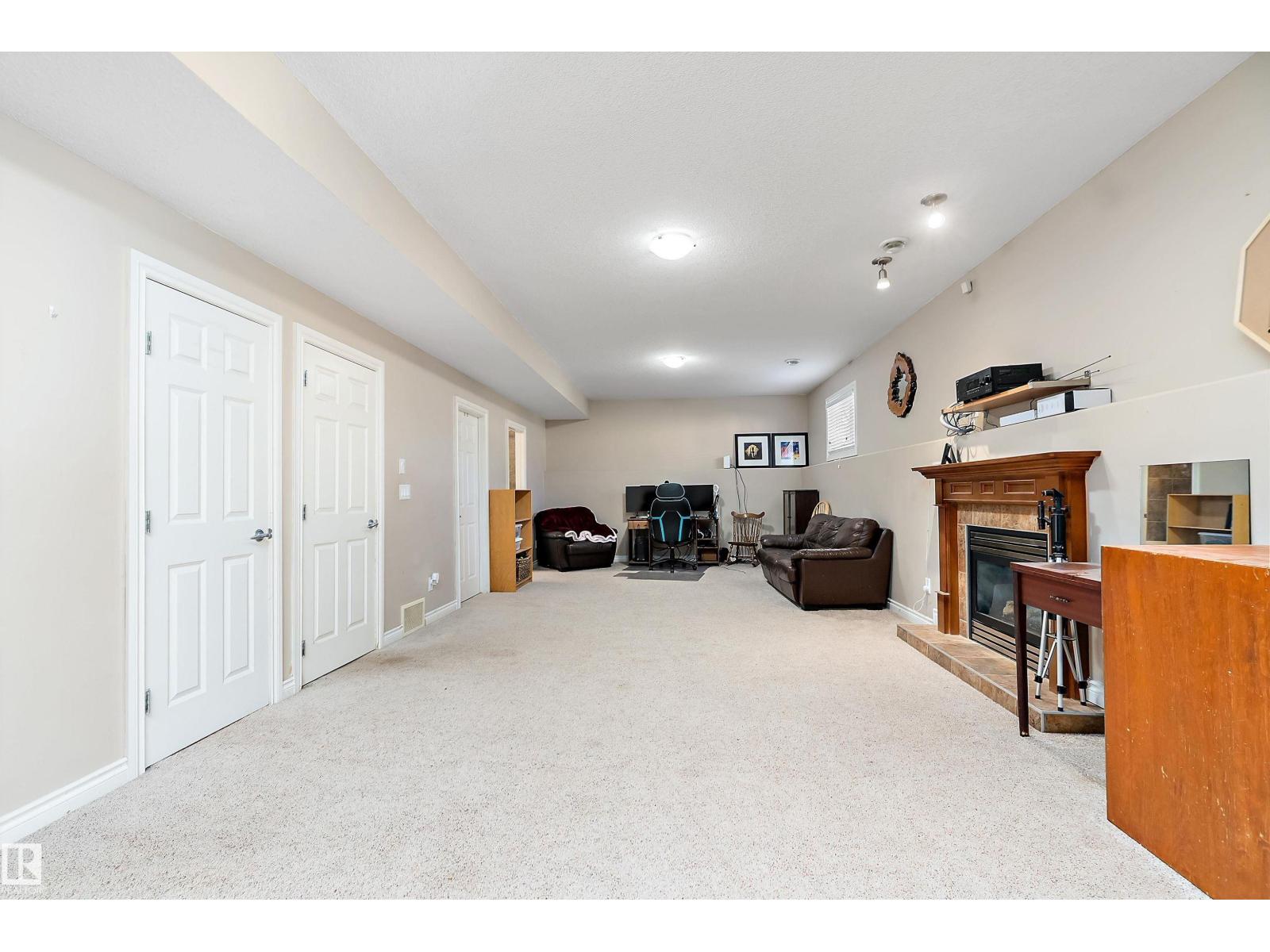 28 WOODS PL — photo 36