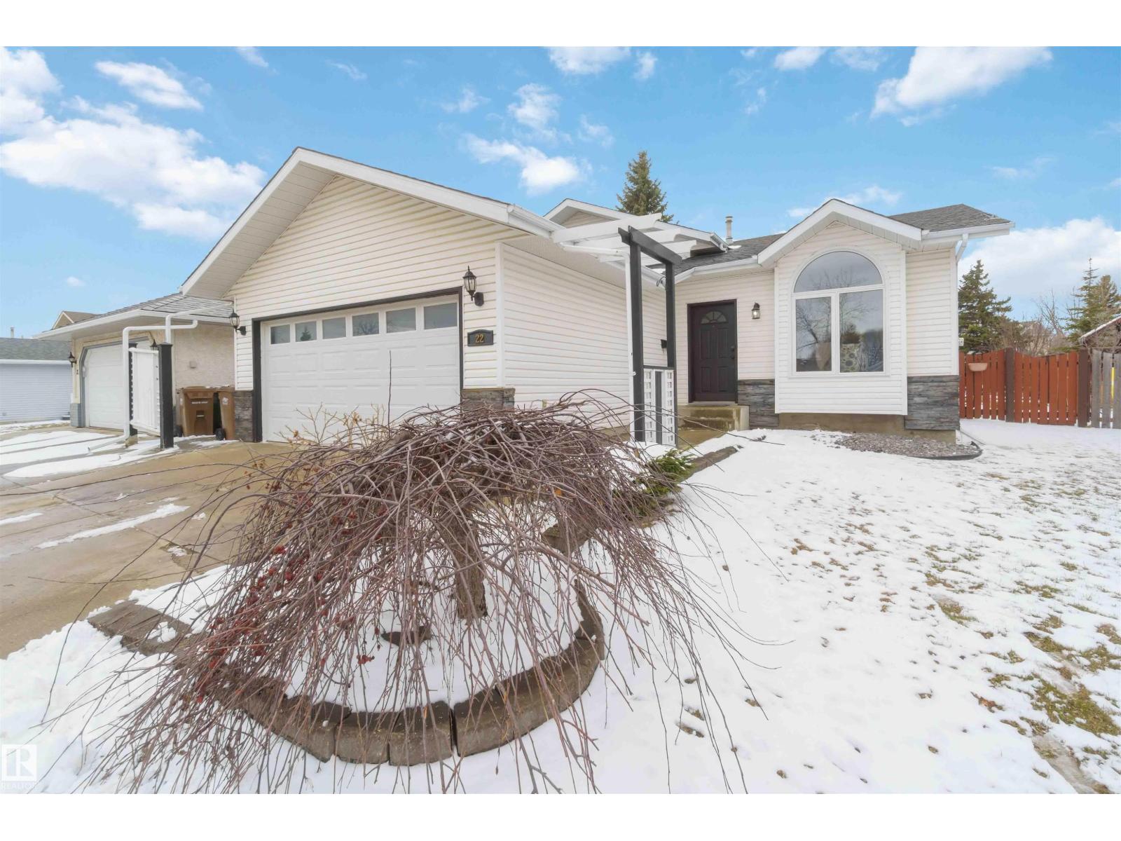 22 DONAHUE CL, St. Albert