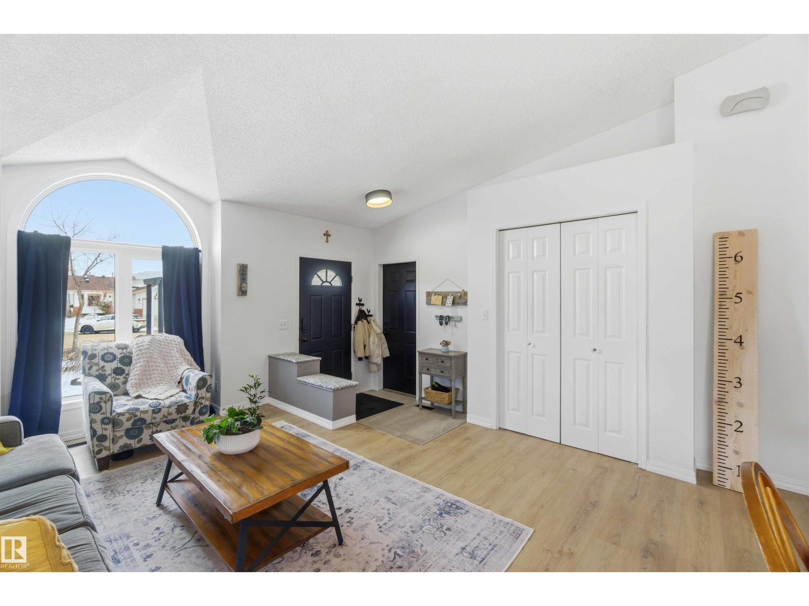 22 DONAHUE CL, St. Albert