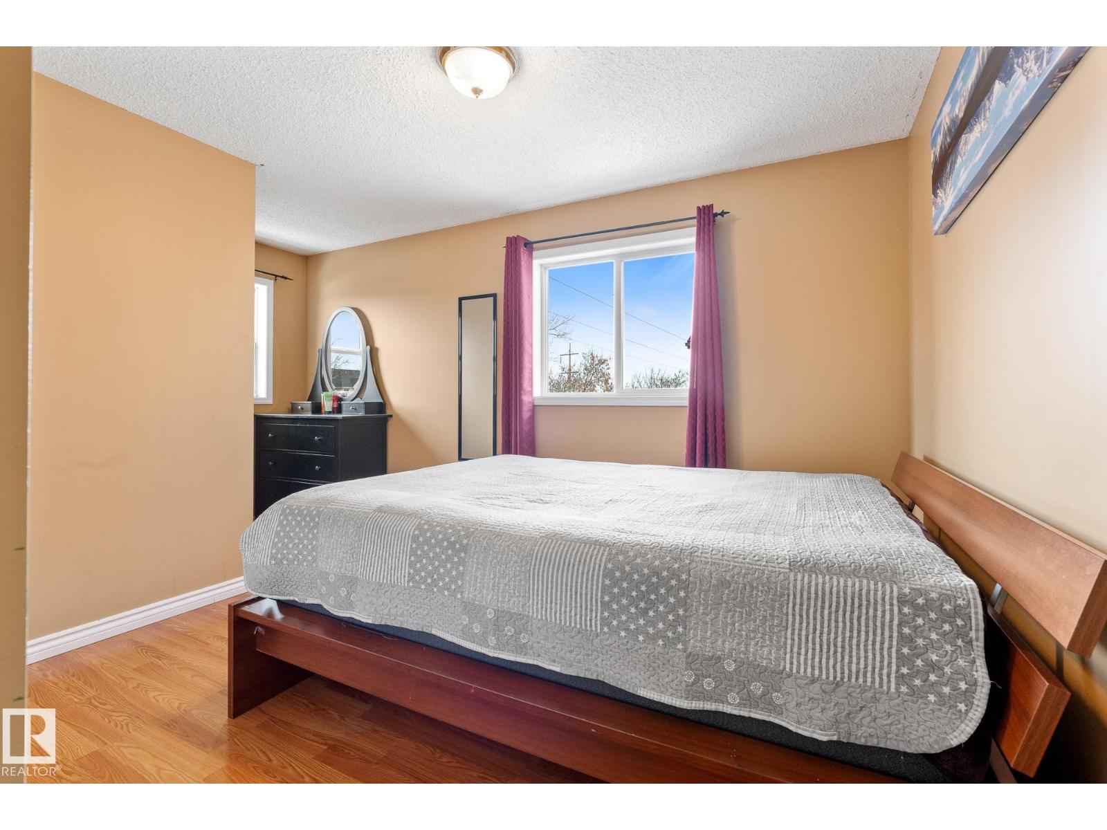13148 151 AV NW, Edmonton