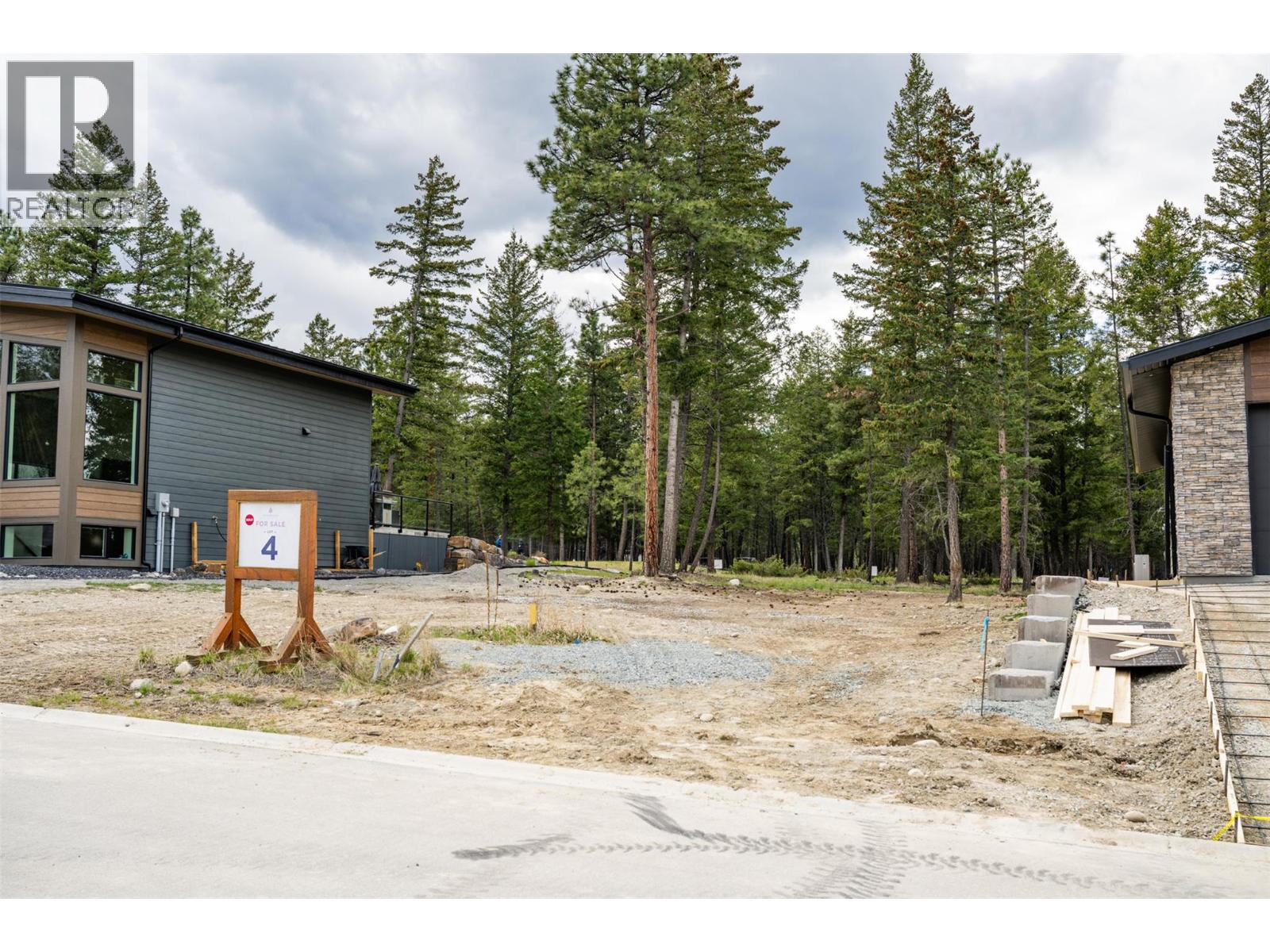  433 Wildstone Close North, Cranbrook