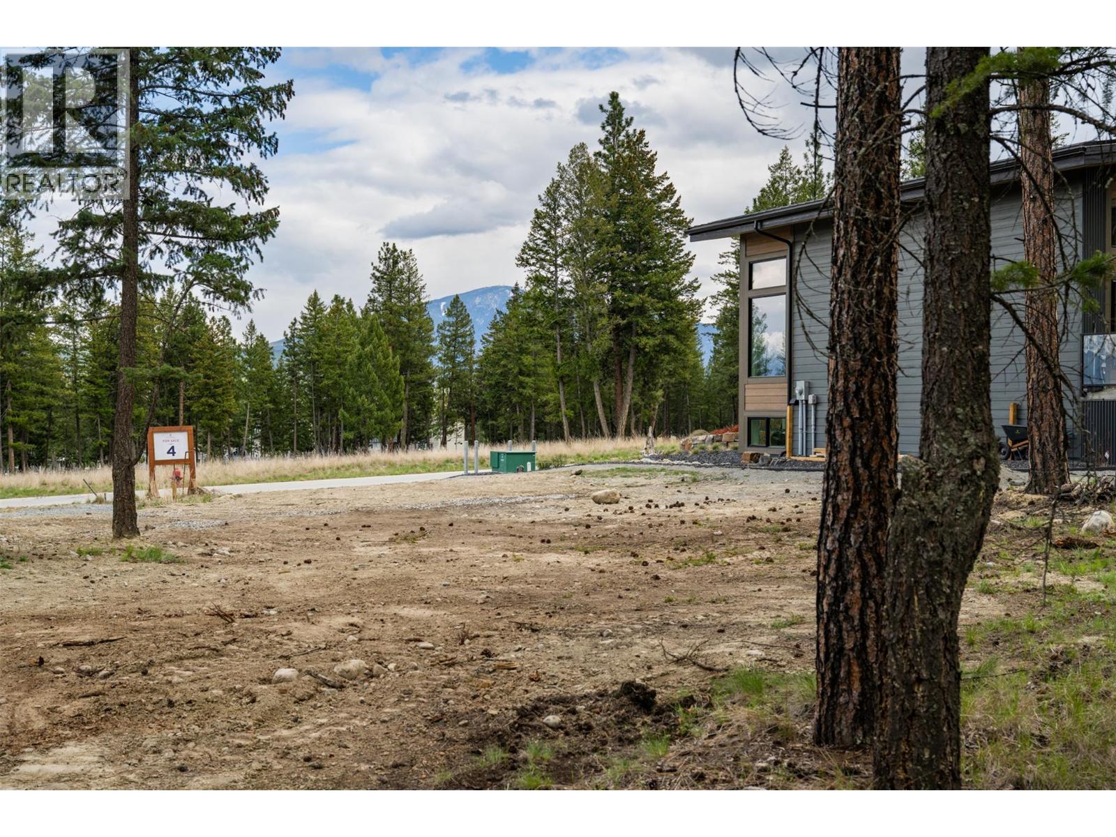  433 Wildstone Close North, Cranbrook