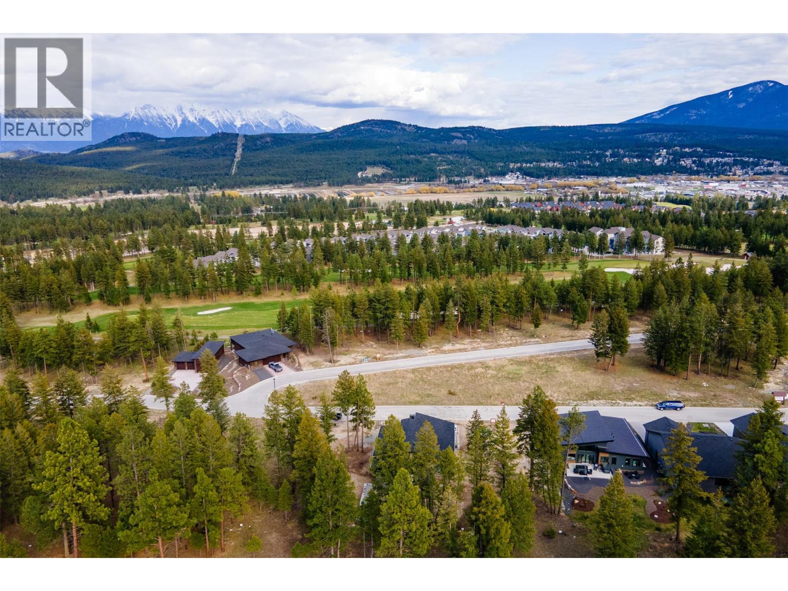  433 Wildstone Close North, Cranbrook