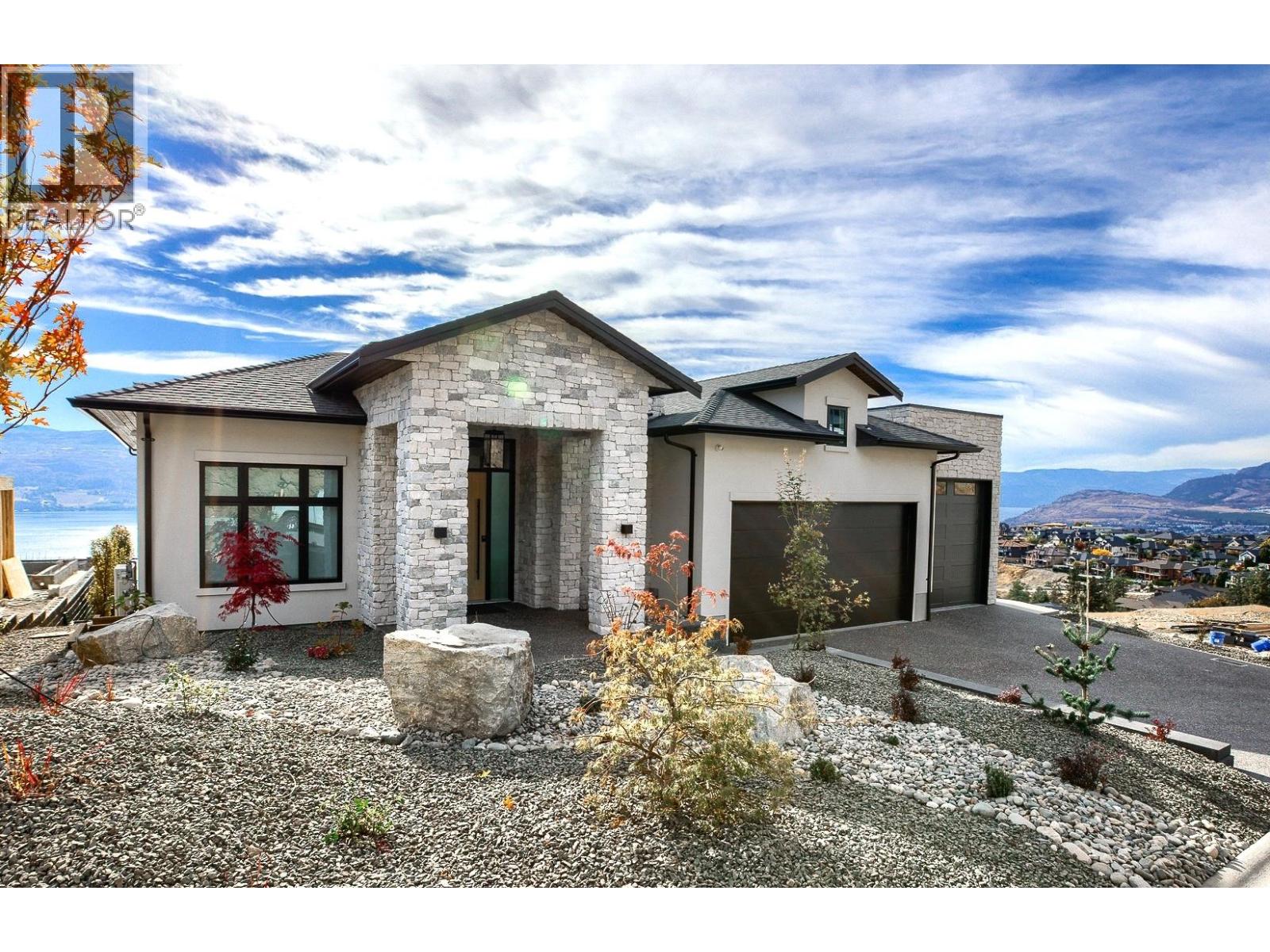  1403 Vineyard Drive, West Kelowna