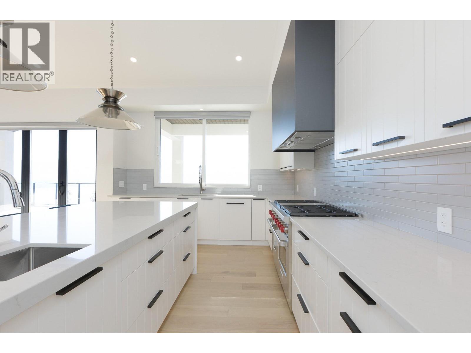  1403 Vineyard Drive, West Kelowna