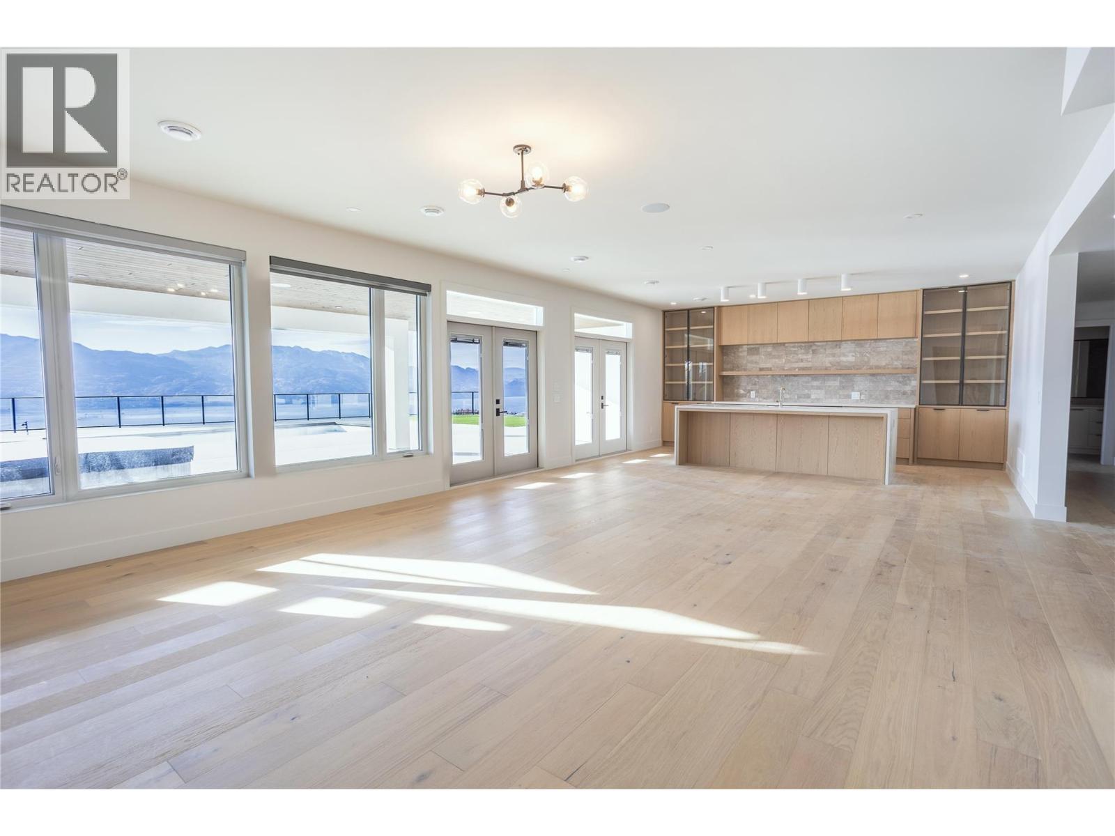  1403 Vineyard Drive, West Kelowna