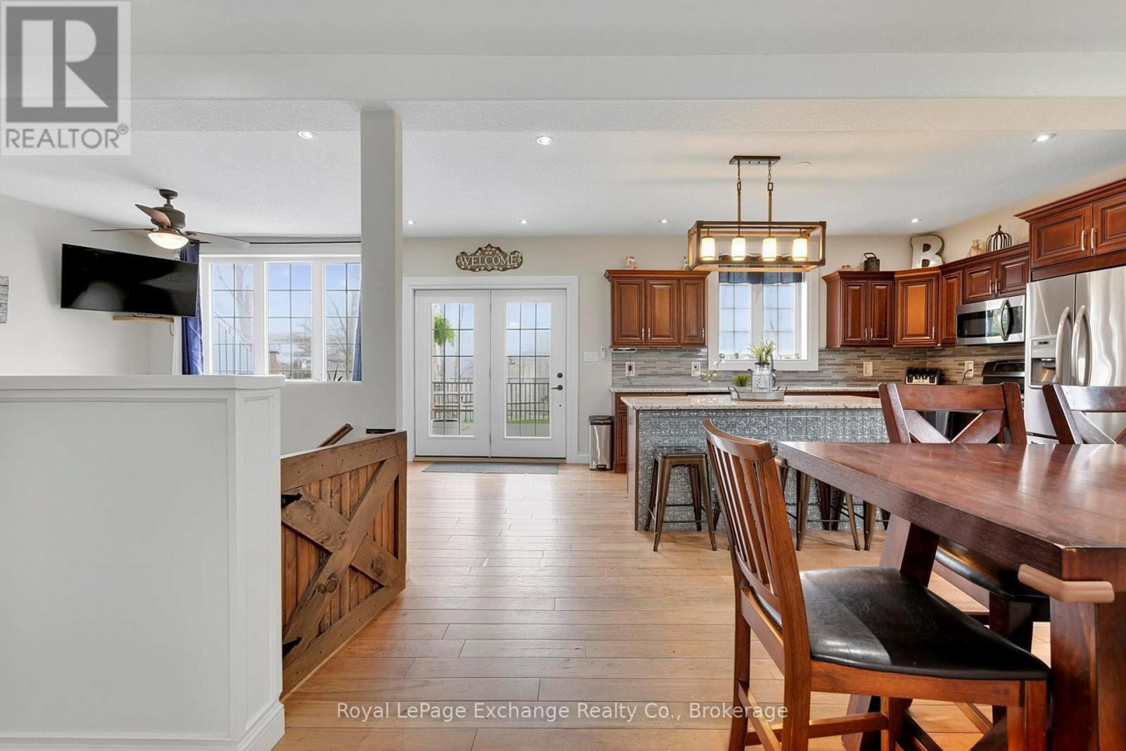 84189 UPPER RD., RR#3, LAKELAND ESTATES - 10