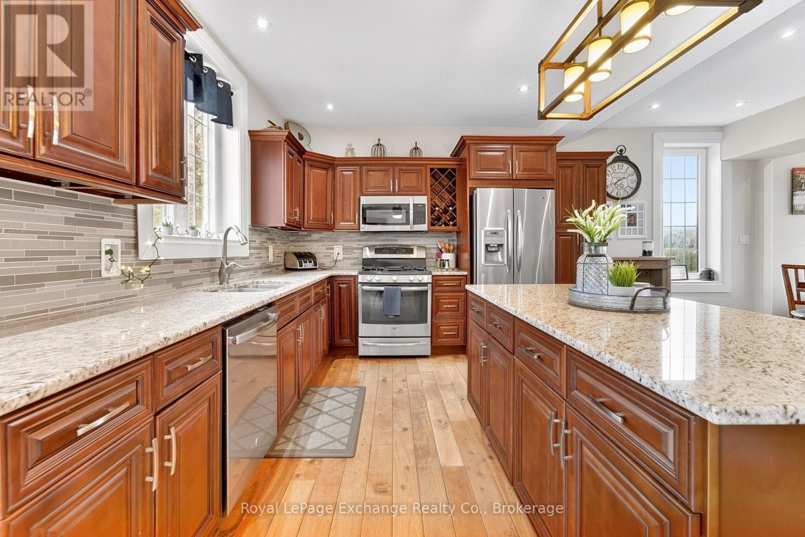 84189 UPPER RD., RR#3, LAKELAND ESTATES - 15
