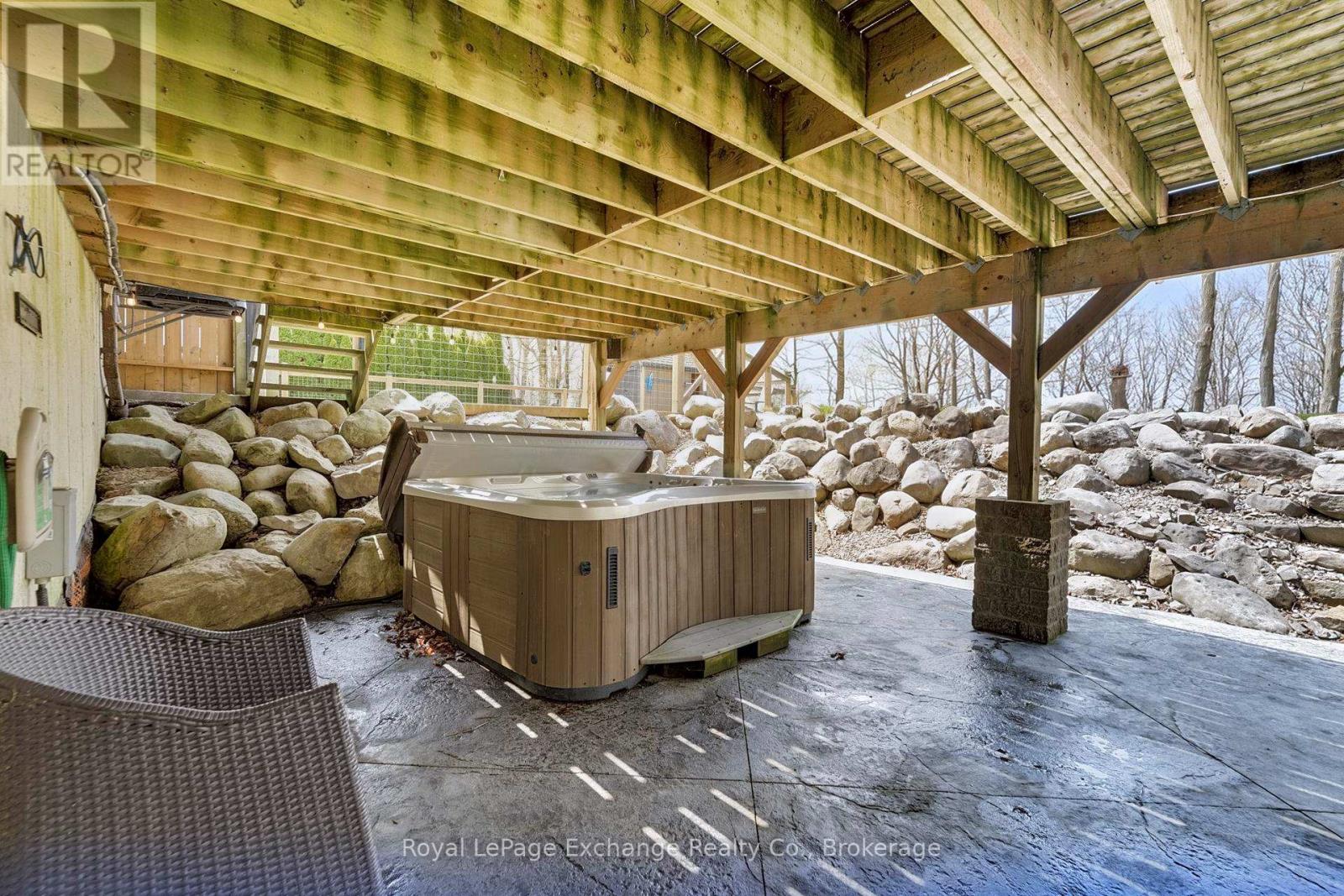 84189 UPPER RD., RR#3, LAKELAND ESTATES - 42