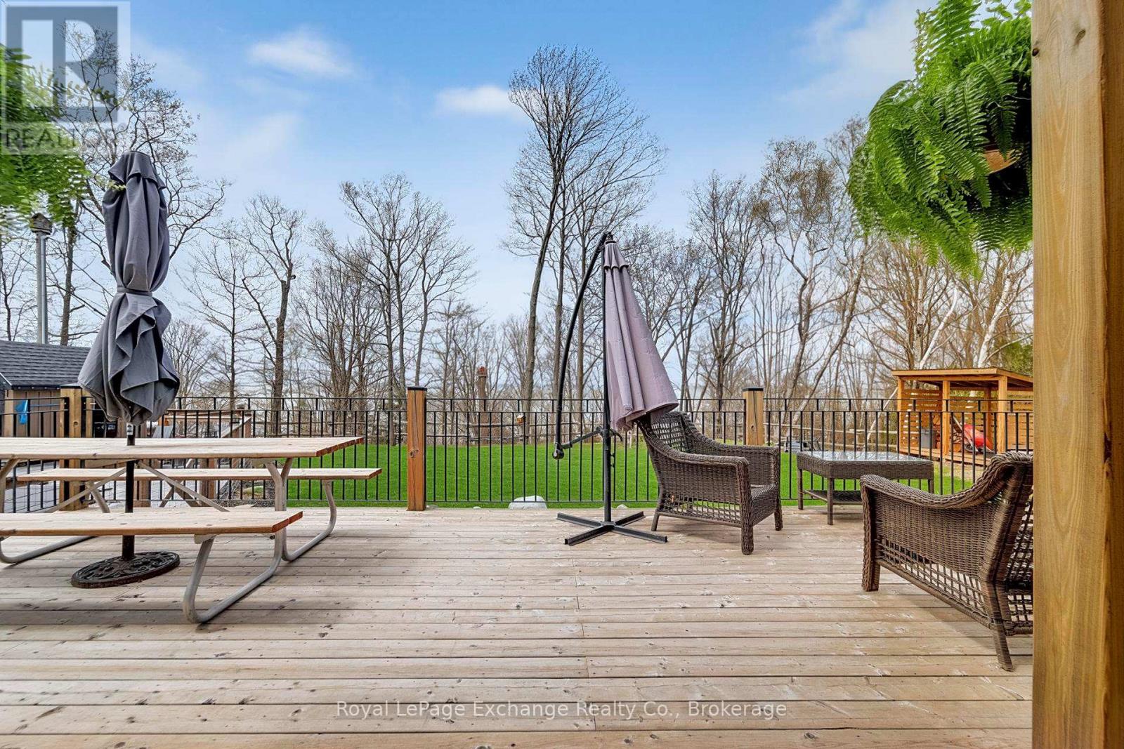 84189 UPPER RD., RR#3, LAKELAND ESTATES - 44