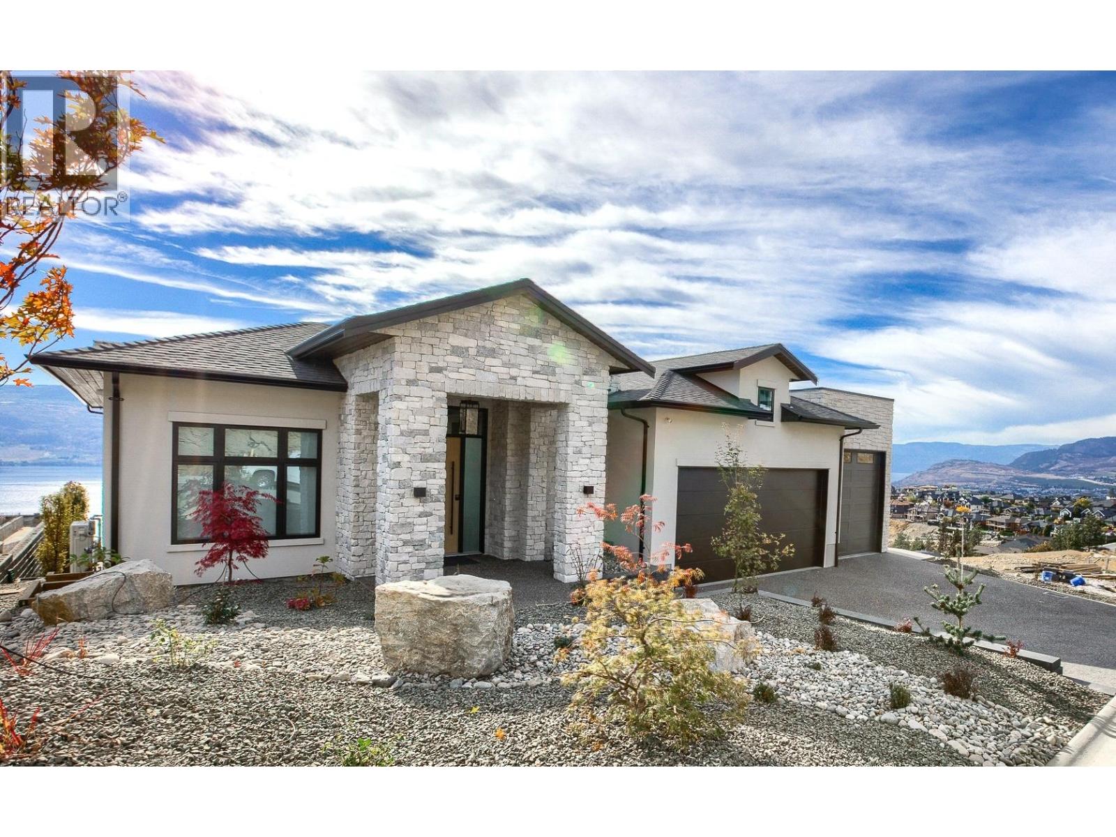  1403 Vineyard Drive, West Kelowna