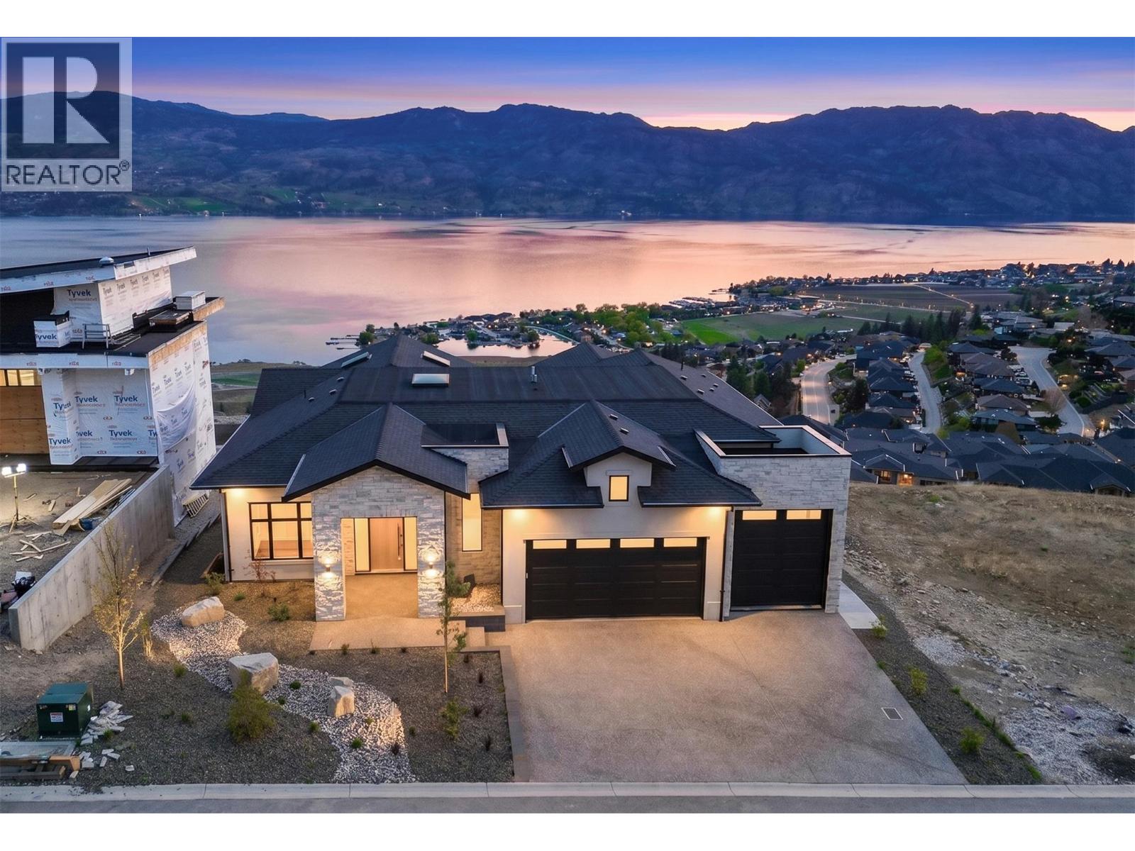  1403 Vineyard Drive, West Kelowna