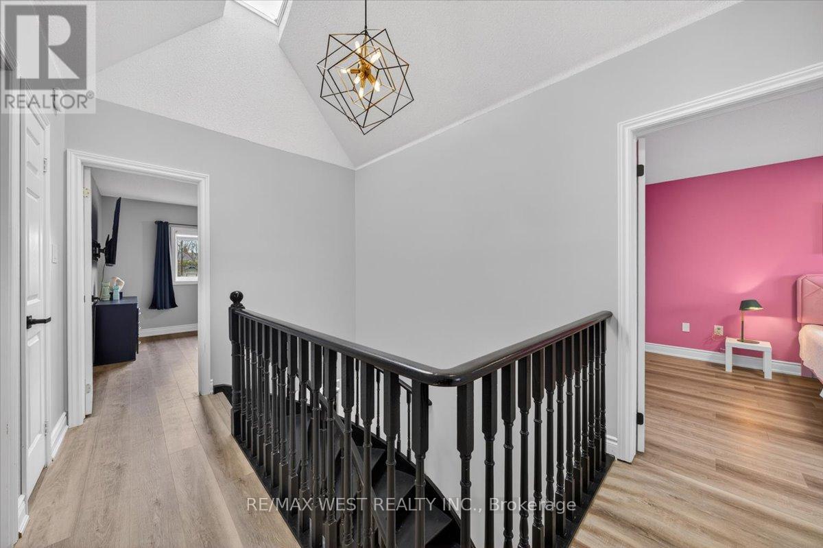 51 STANLEY STREET - 23