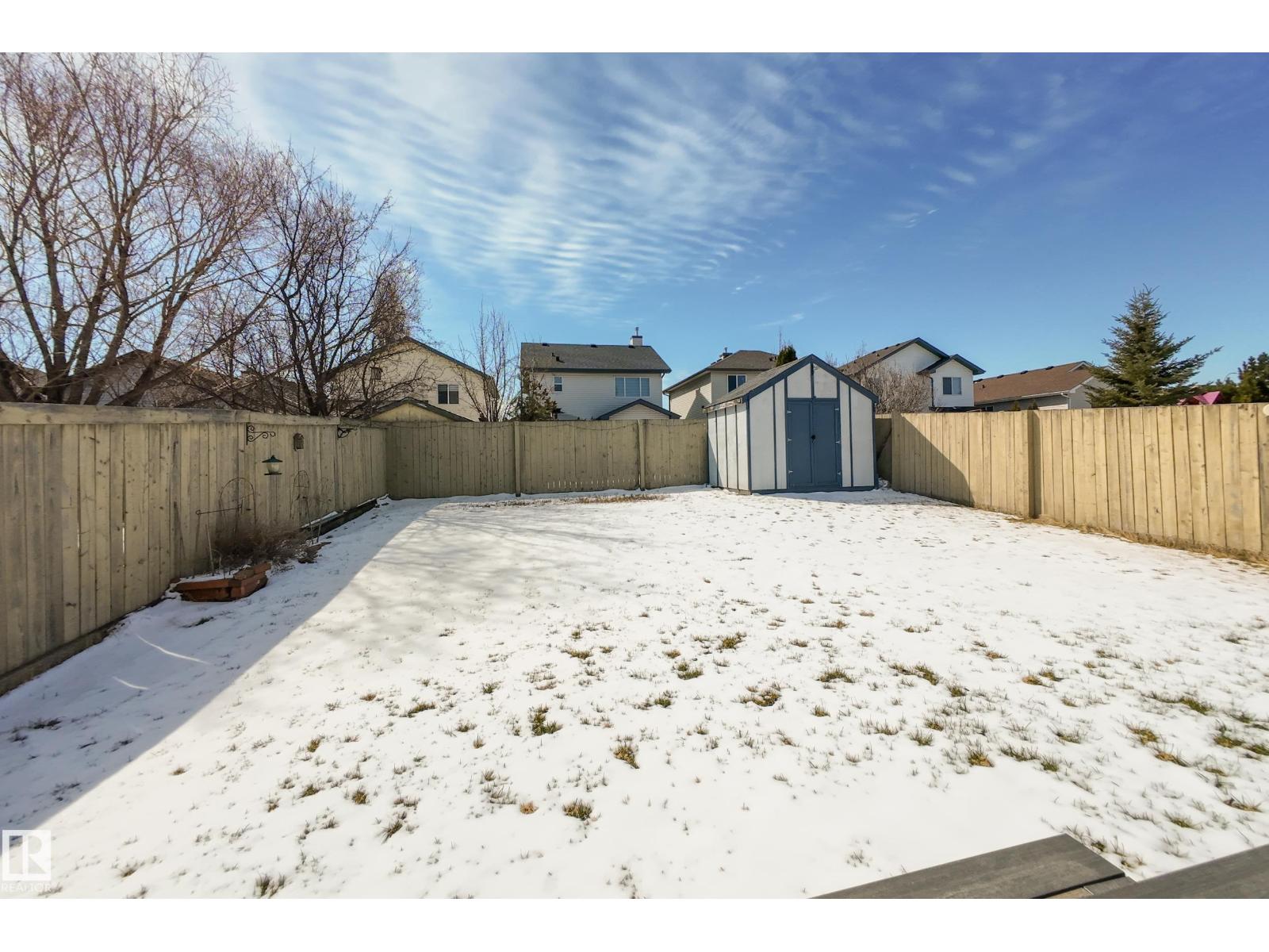 8915 7 AV SW, Edmonton