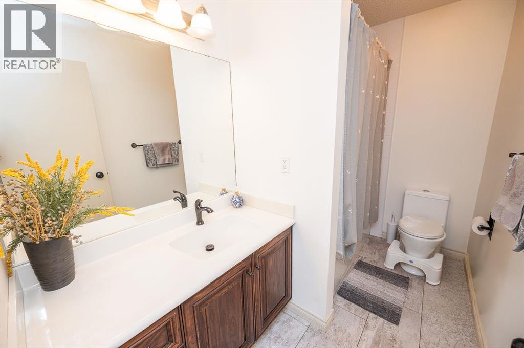 25 Gilbert Crescent, Red Deer