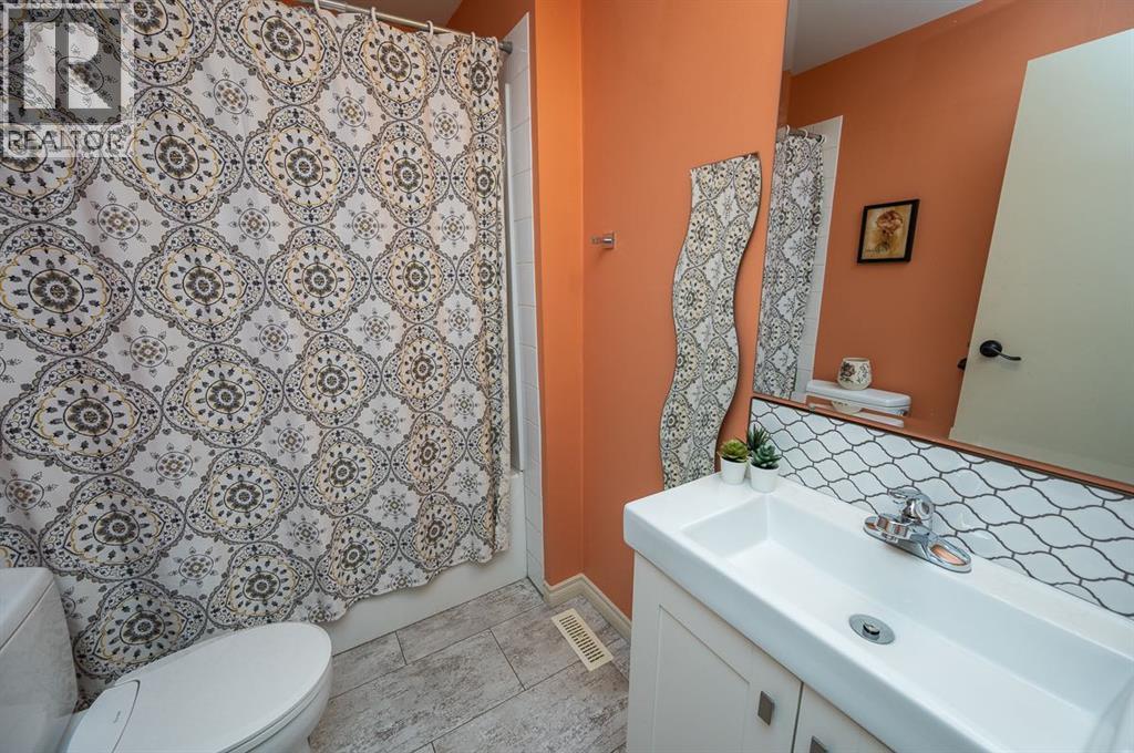 25 Gilbert Crescent, Red Deer