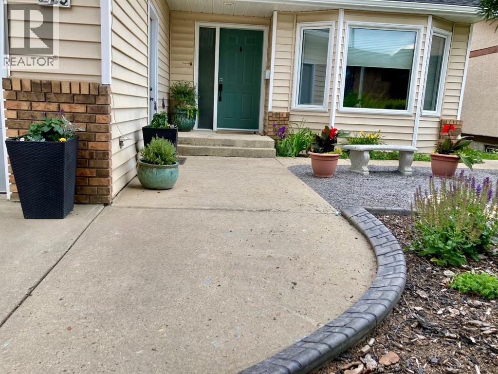 25 Gilbert Crescent, Red Deer
