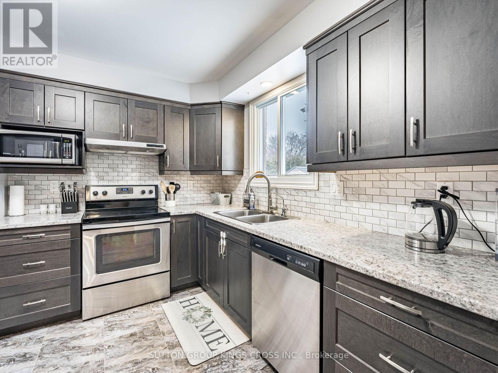 11 BELLEFIELD CRESCENT - 15