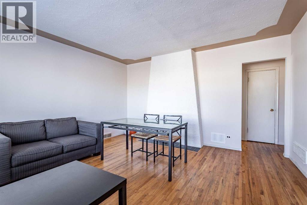 1511 28 Avenue SW — photo 9
