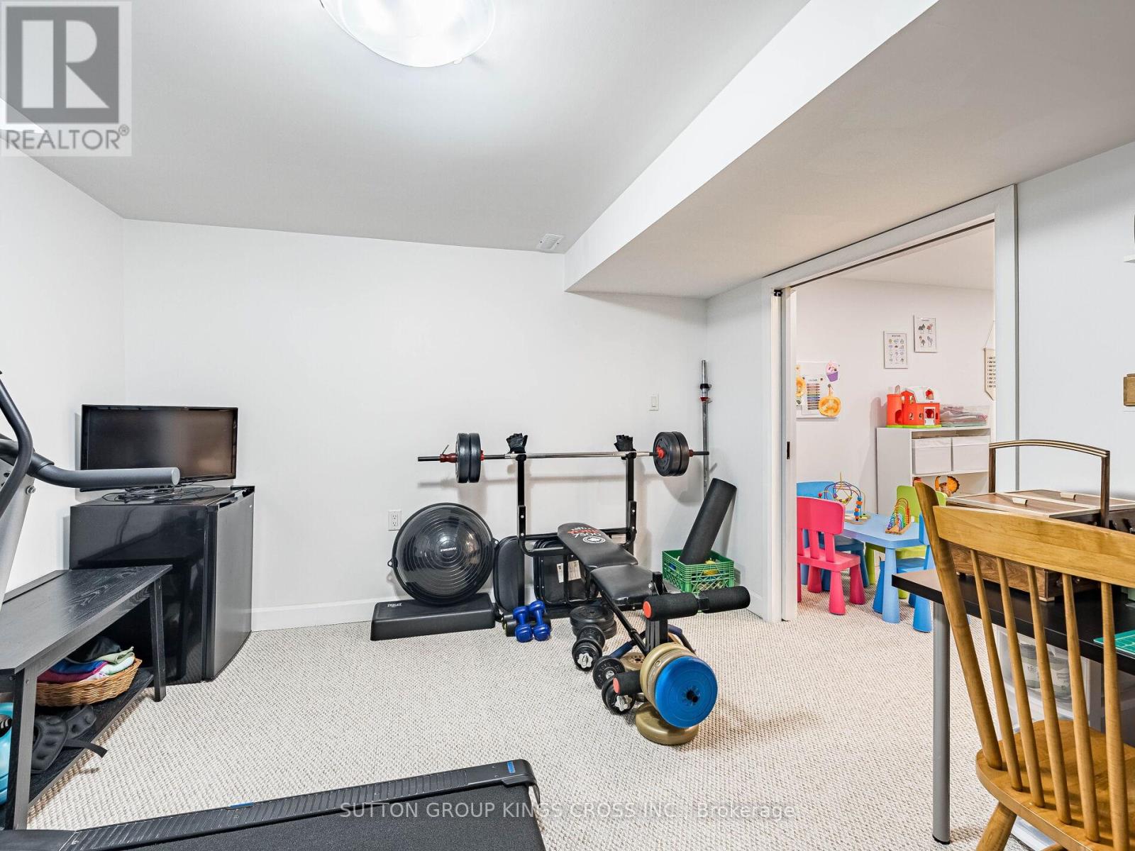 11 BELLEFIELD CRESCENT - 46