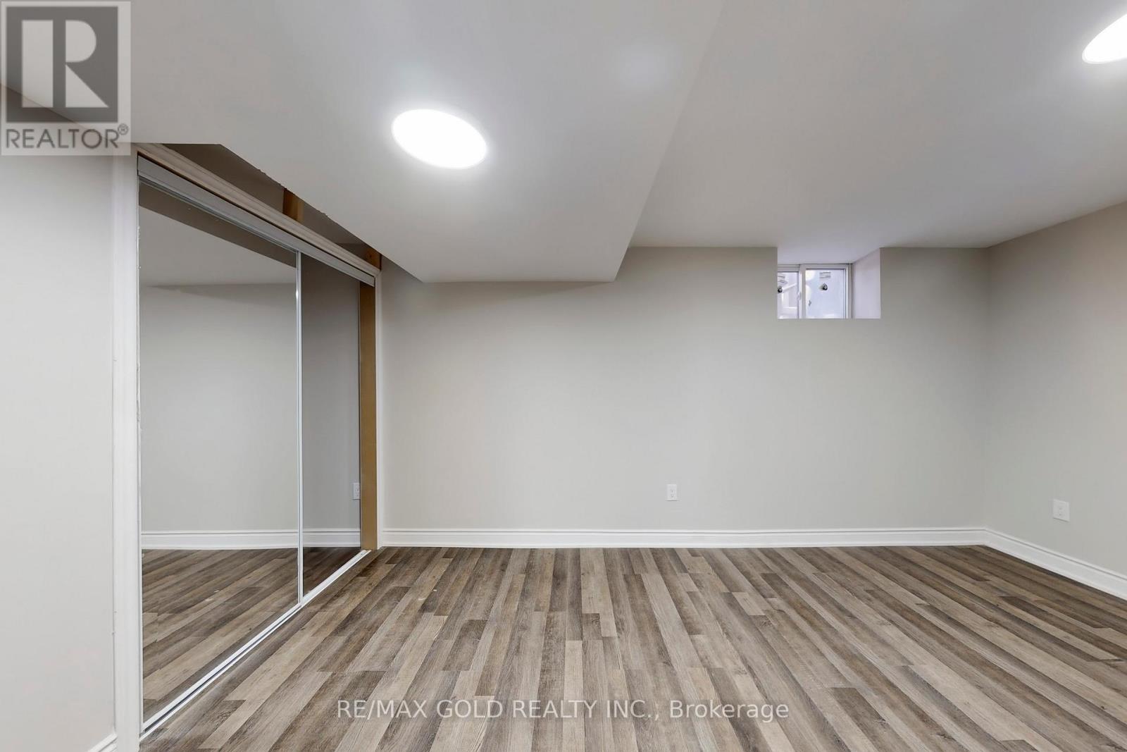 189 KINGSVIEW BOULEVARD - 44